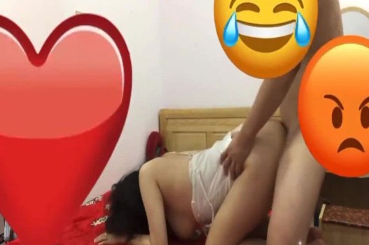 Студентка показала горячий клип со своим парнем