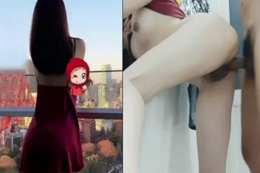 Сексуальная модель купальника